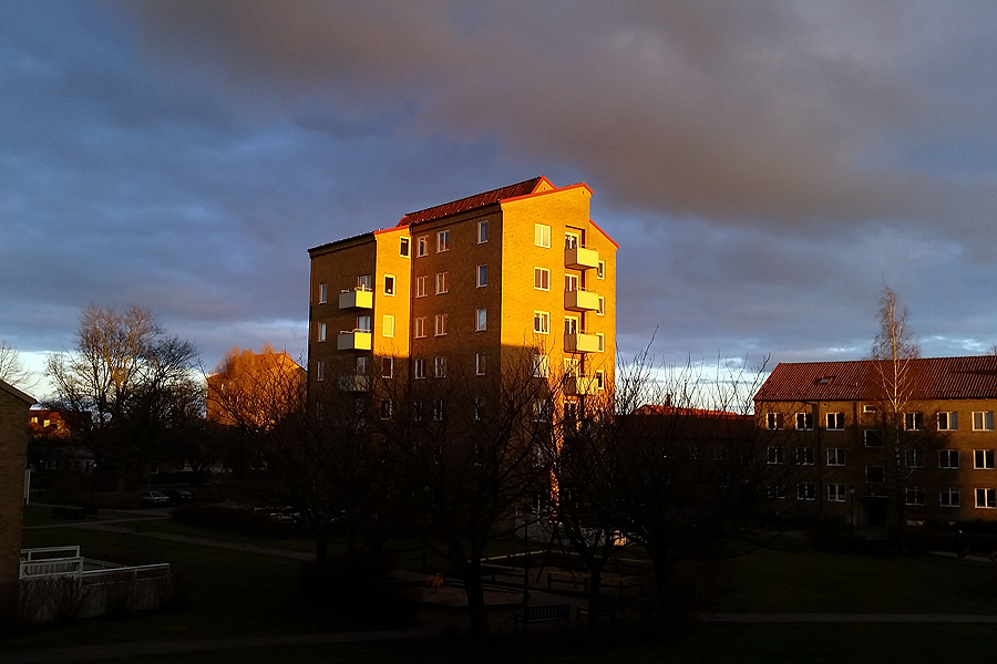 Delade meningar om försäljningen av Sandvången och Pilängen.