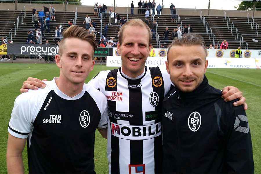 Tre glada randiga målgörare. Mikael Dahlgren i mitten gjorde 1-0 på straff och Filip Pivkovski till höger gjorde 2-0 i första halvlek och Rasmus Alm till vänster satte spiken i kistan med sitt 3-0 mål.