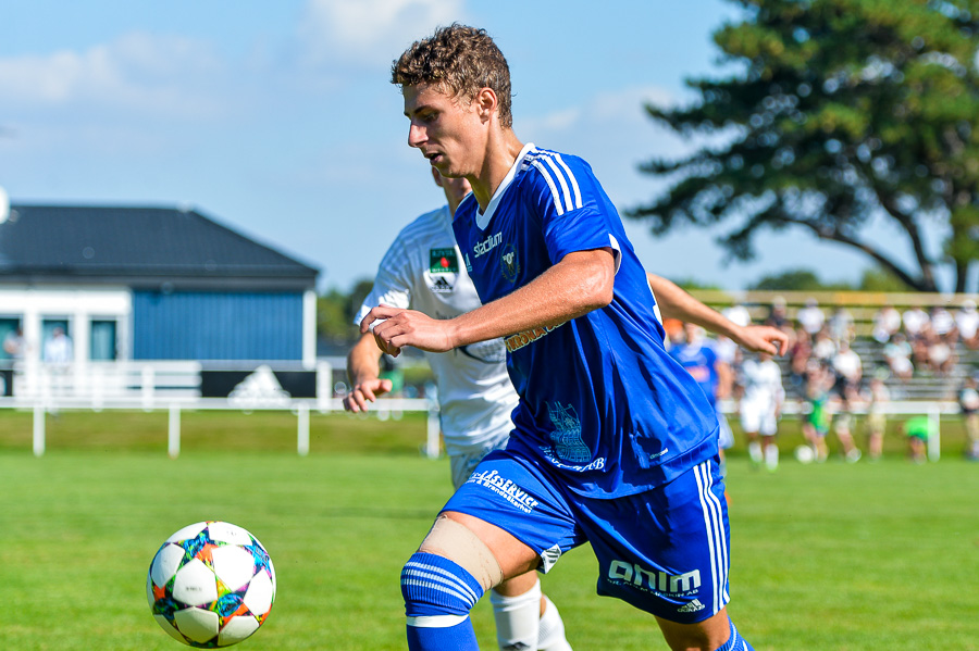 20-årige Kevin Nadarevic får symbolisera det unga IK Wormo som har tiden framför sig. Kevin rev och slet på mittfältet men det rutinerade Österlens försvaret var denna gången numret för stora.