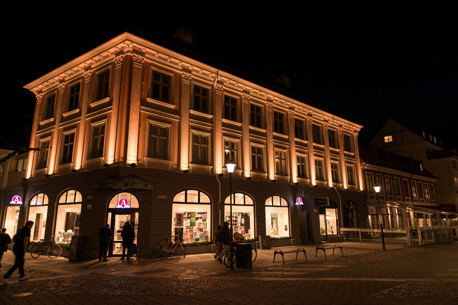 Ljussättningen kan variera i färg och styrka. Foto: Leo Erdfelt